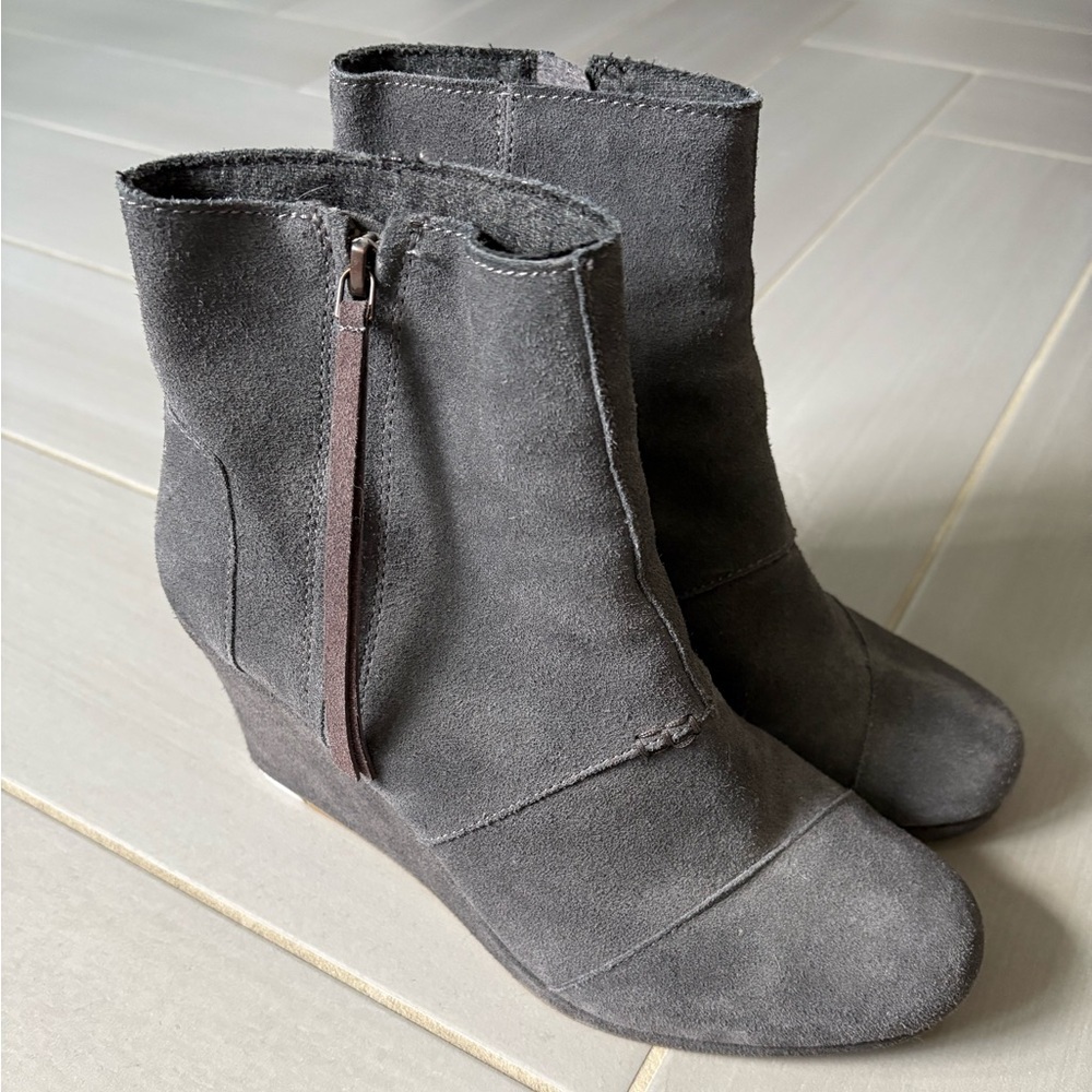 TOMS Desert Wedge Suede Boots—Charcoal